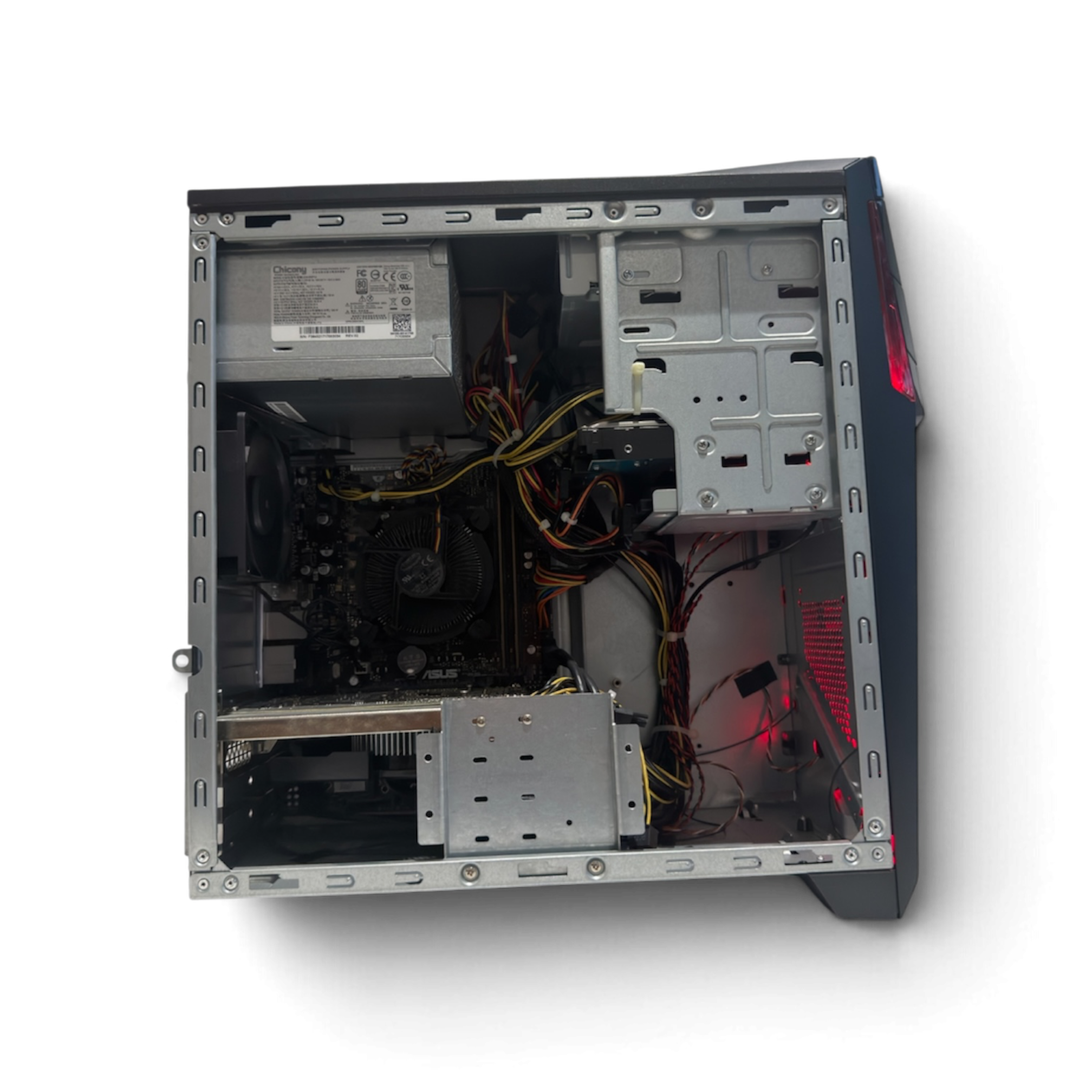 GTX 1060 | I5-7400 | 8 GB RAM